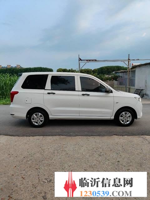 2019年五菱宏光S新款精品，2萬(wàn)多點(diǎn)